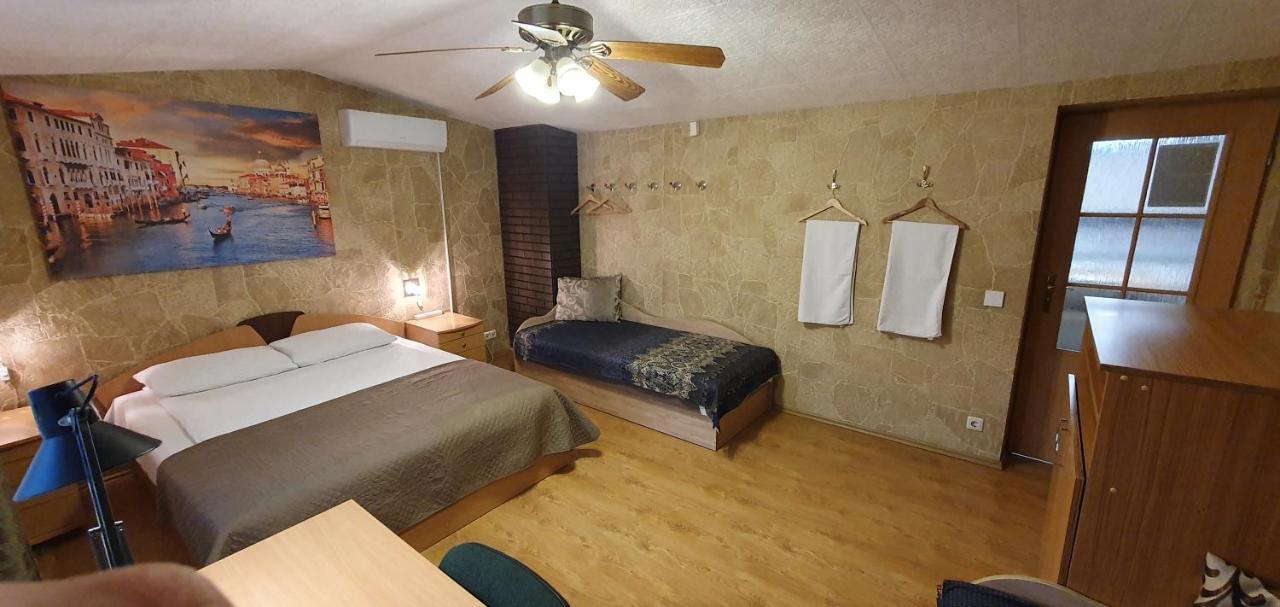 Aparthotel 4 ,, Cosy House Billiard " - Sauna & Parking Kaunas Luaran gambar