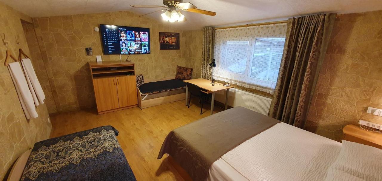 Aparthotel 4 ,, Cosy House Billiard " - Sauna & Parking Kaunas Luaran gambar