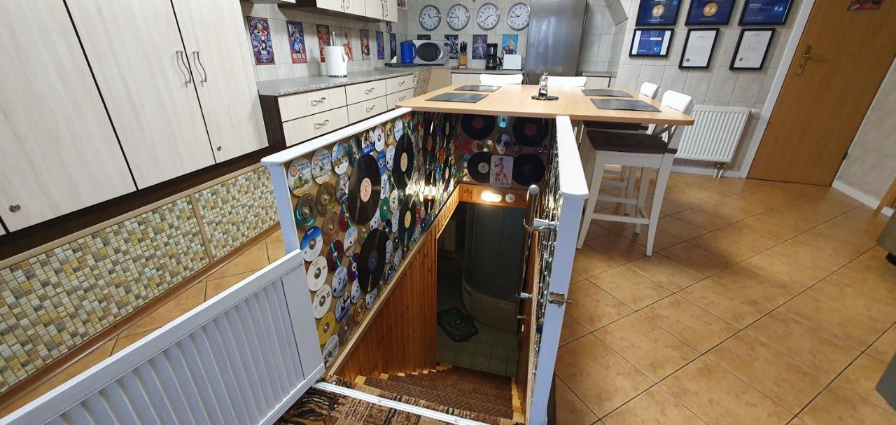 Aparthotel 4 ,, Cosy House Billiard " - Sauna & Parking Kaunas Luaran gambar